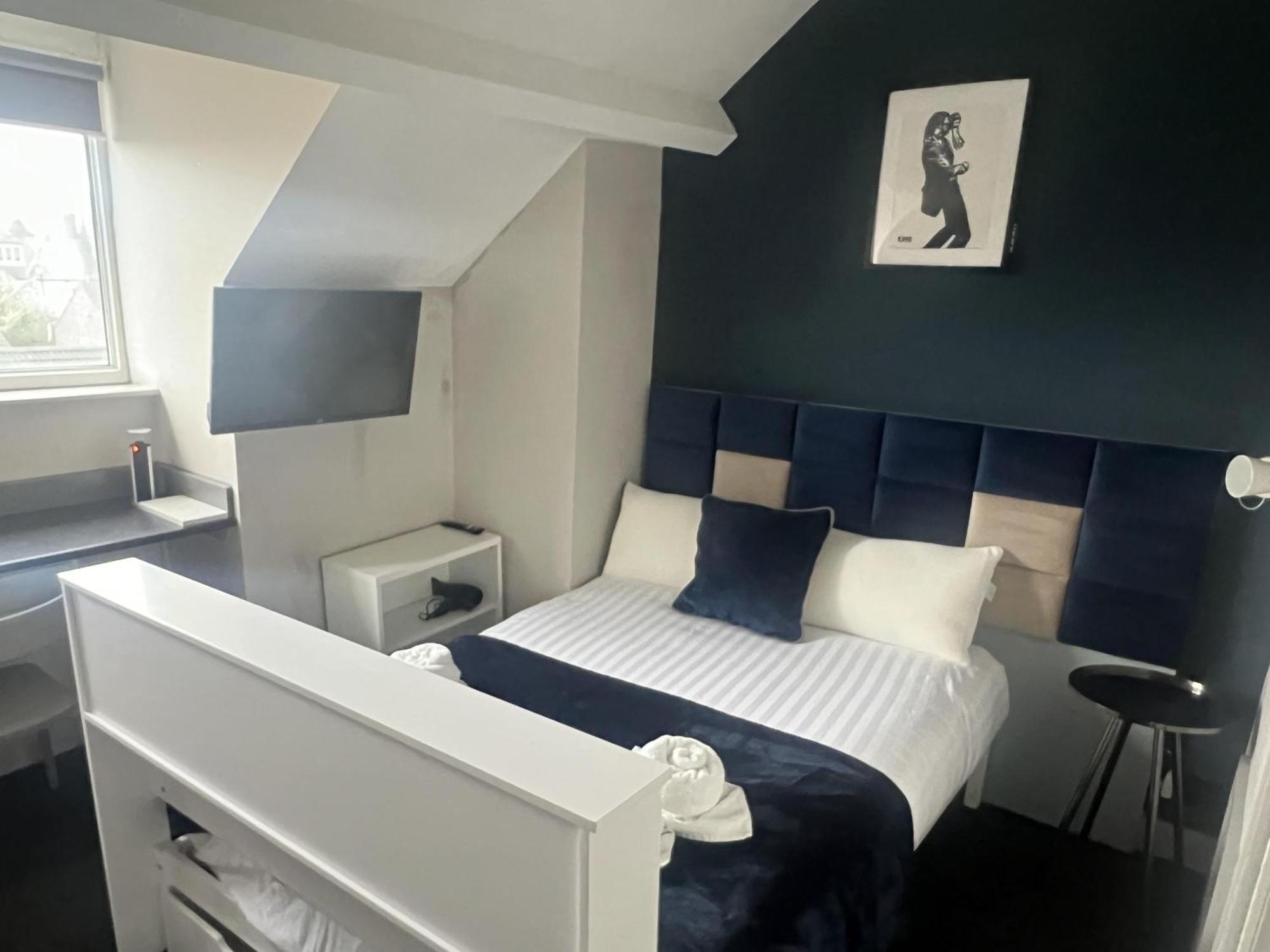 Sanctuary - 4 Bedroom House Holiday home *
