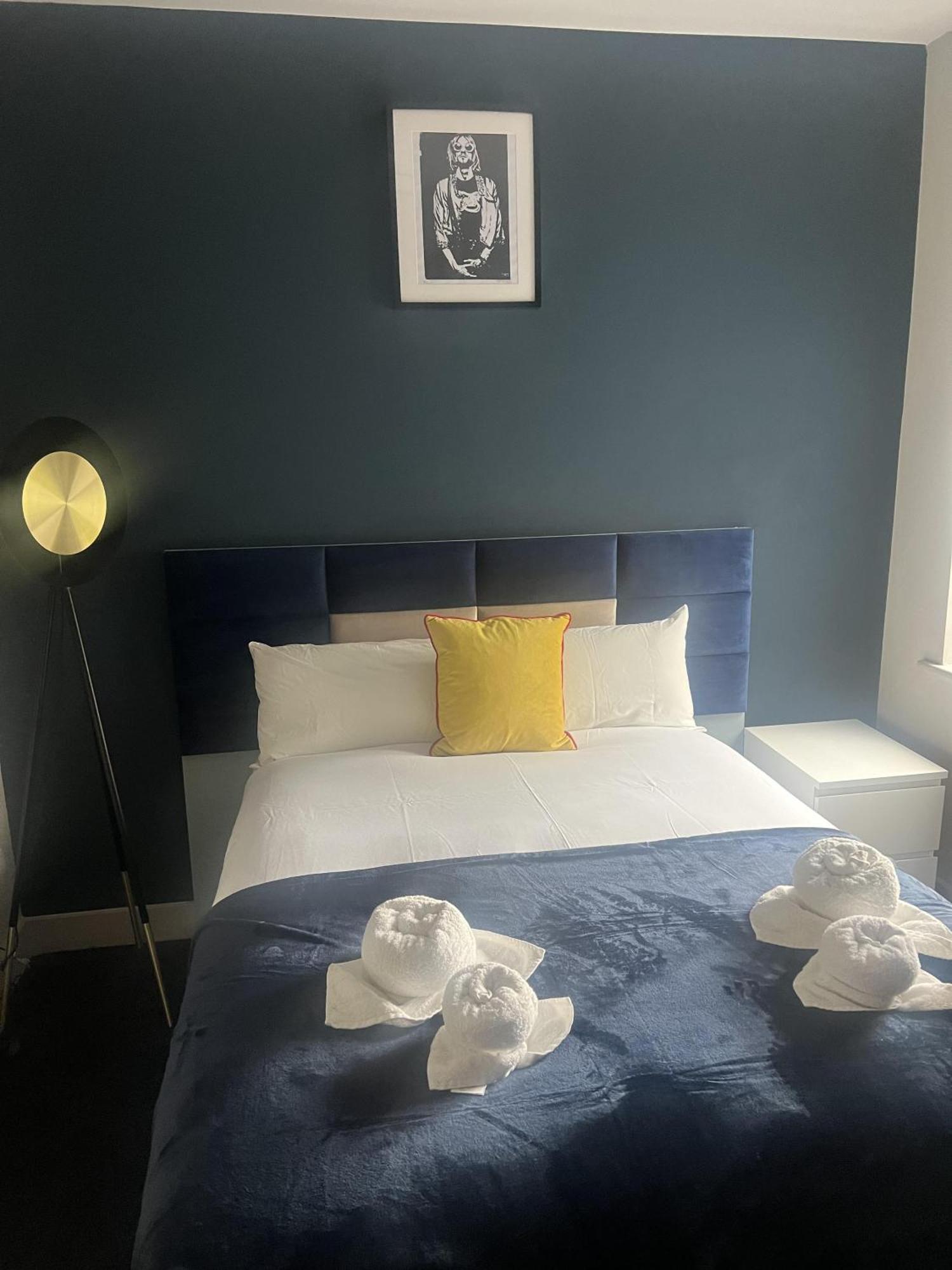 Holiday home Sanctuary - 4 Bedroom House *