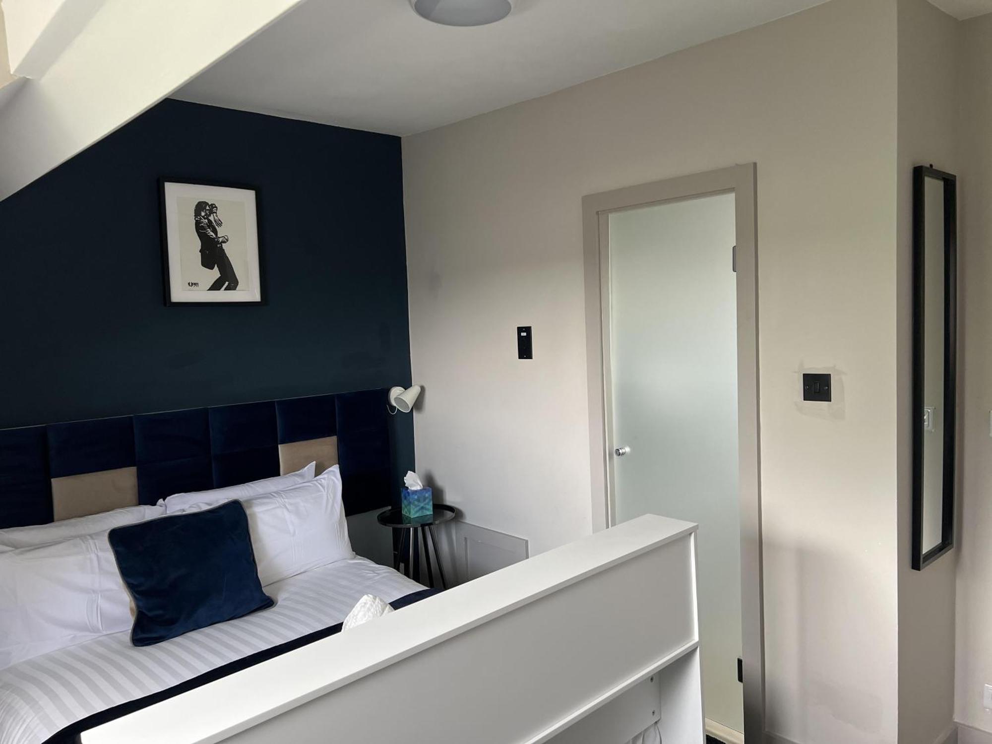 Sanctuary - 4 Bedroom House Sheffield
