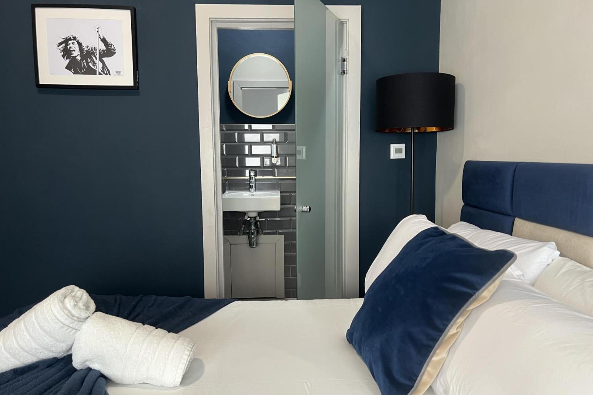 Sanctuary - 4 Bedroom House *